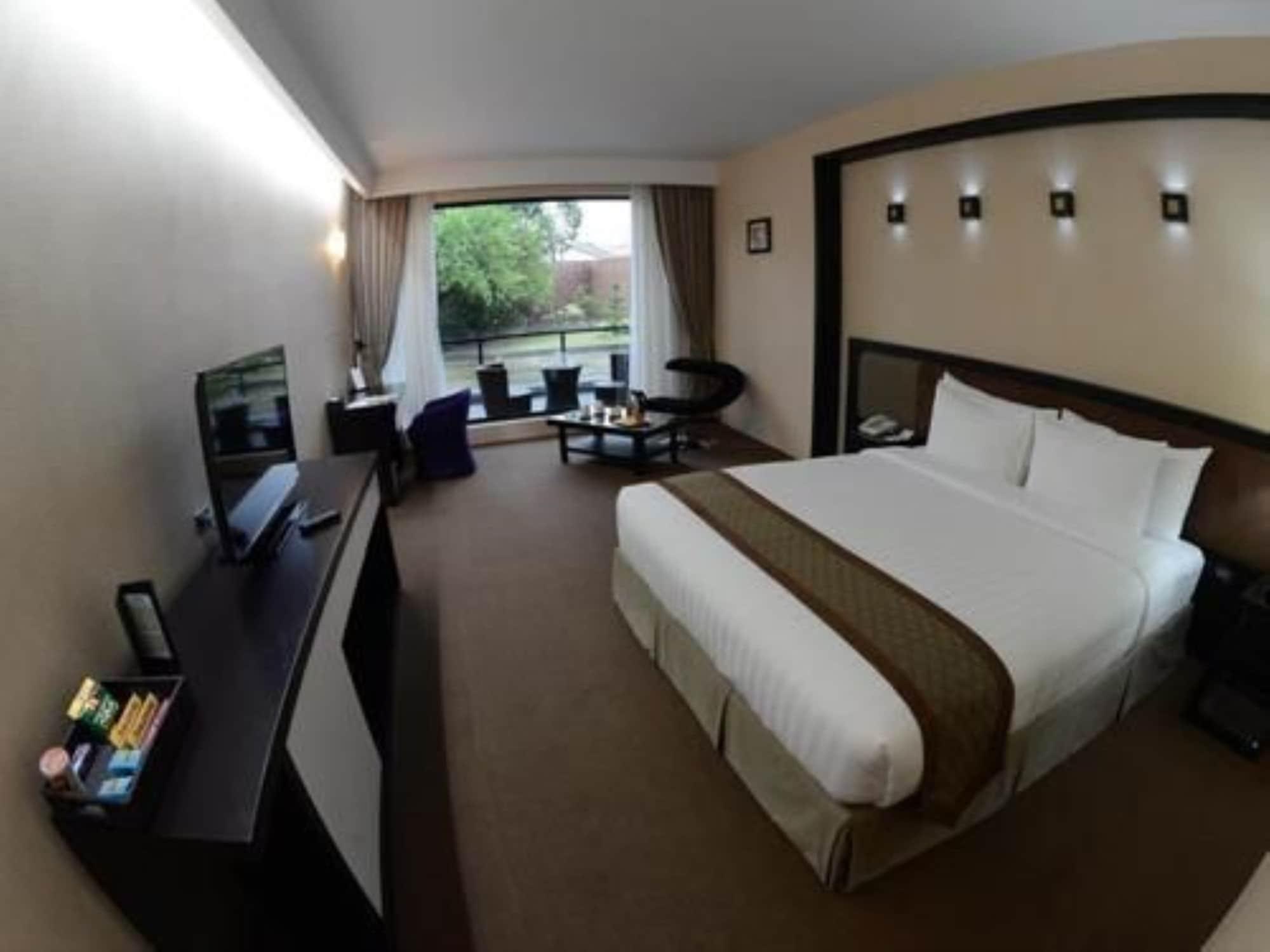 Avenue 64 Hotel Yangon Extérieur photo